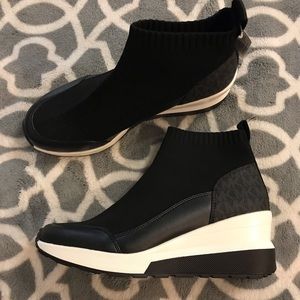 Michael Kors Shoes, size 6.5, Brand New, Black with Gray MK design